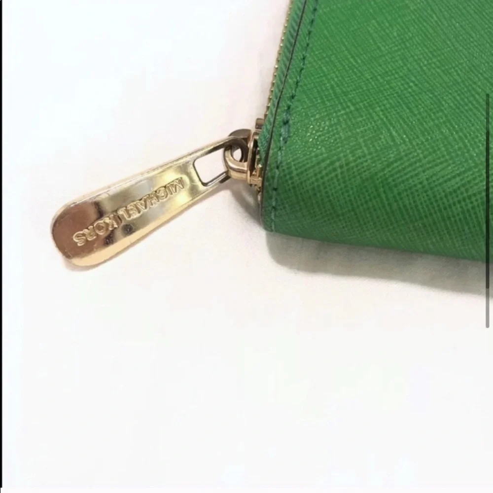 Michael Kors Jet Set Continental wallet Palm Green